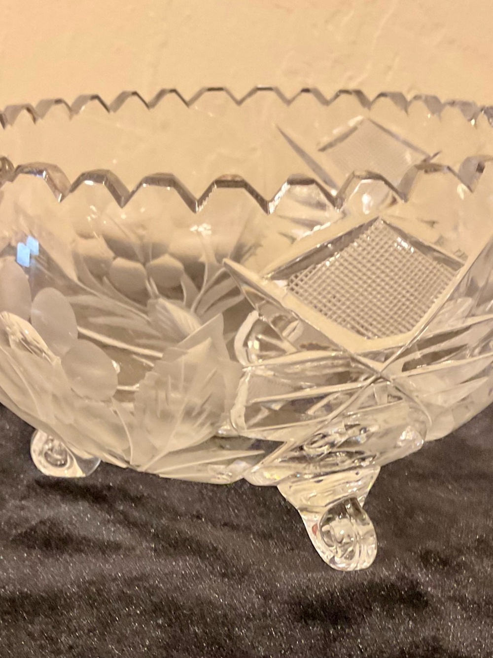 Footed Bowl Brilliant Cut Glass Crystal Sawtooth Rim Pinwheel or Floral Design - Picture 3 of 14
